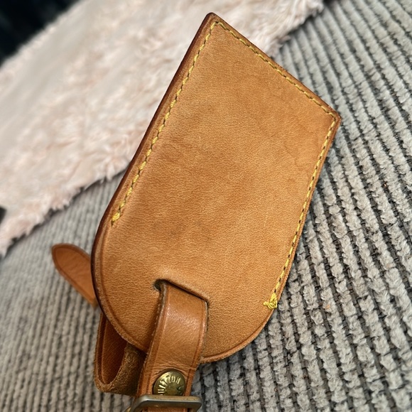 Louis Vuitton luggage tag and poignet set - Picture 8 of 14